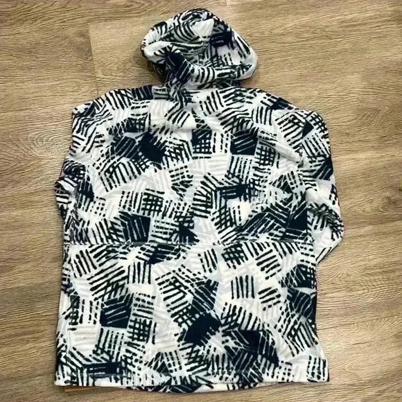 The North Face Women’s Fleece Hoodie, Small - Picture 8 of 15